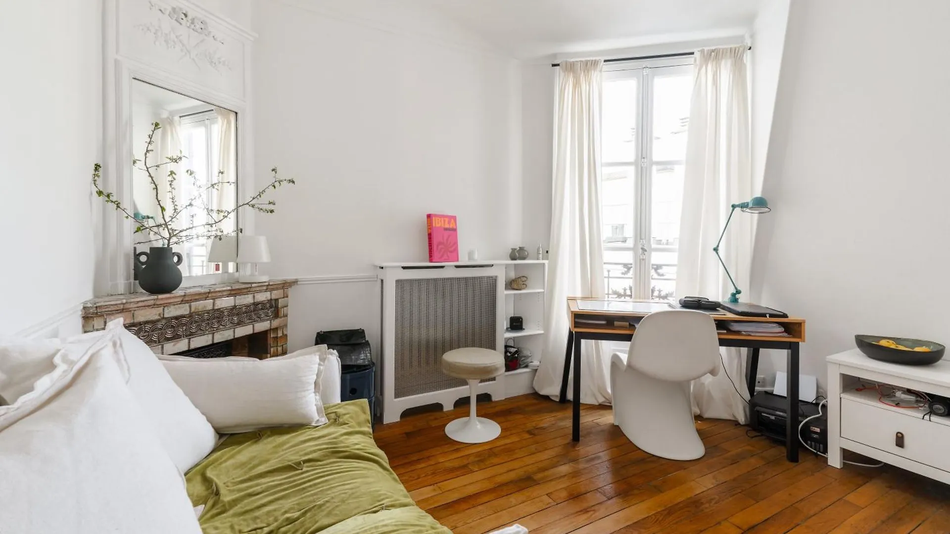 Luxe Parisien Apartment *